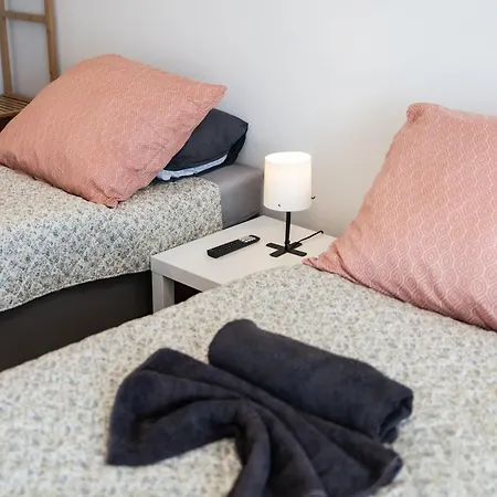 Revliving Premium The Ziersdorf Lägenhet